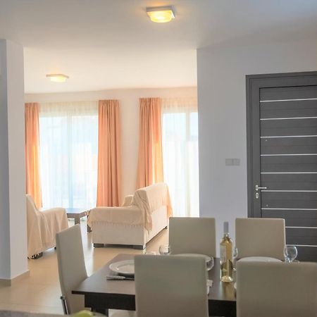 Coral Bay Villa 10 ภายนอก รูปภาพ