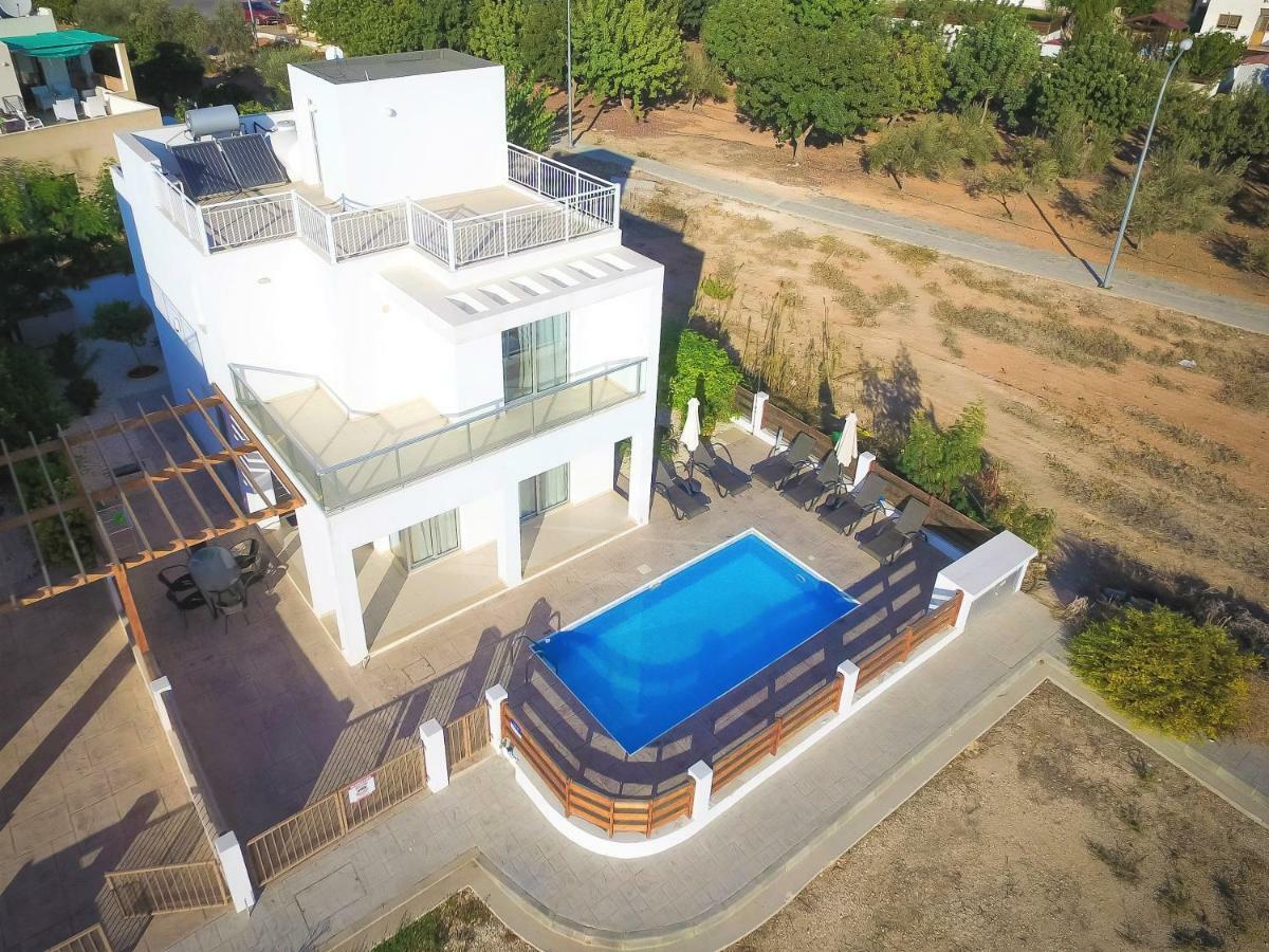 Coral Bay Villa 10 ภายนอก รูปภาพ
