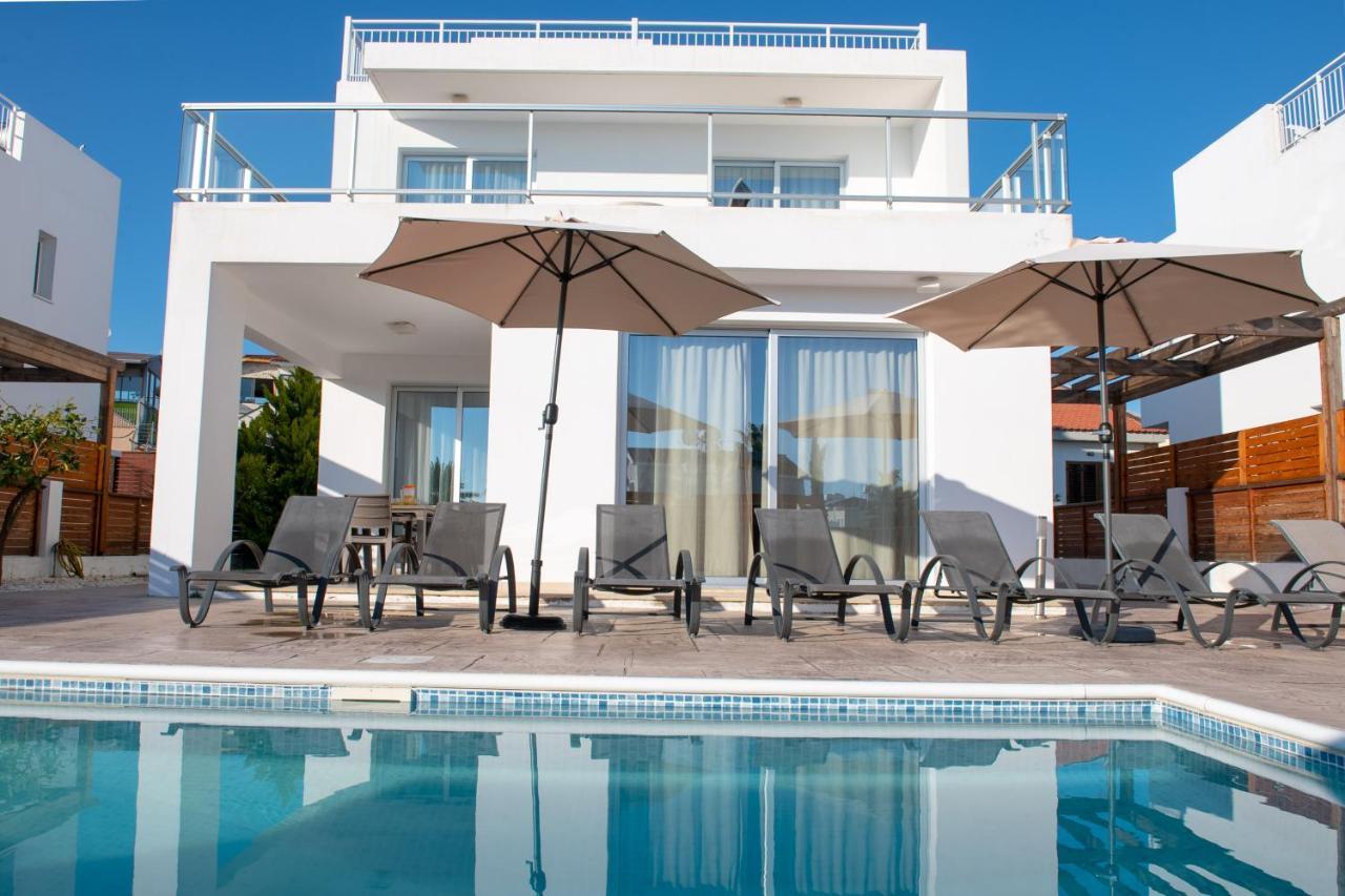 Coral Bay Villa 10 ภายนอก รูปภาพ
